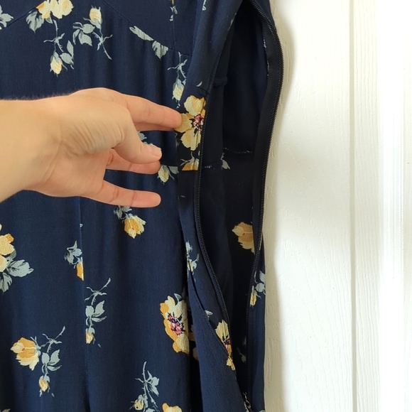 Abercrombie & Fitch Floral Tied Back Cropped Straight Wide Leg Jumpsuit Navy M - Picture 7 of 15